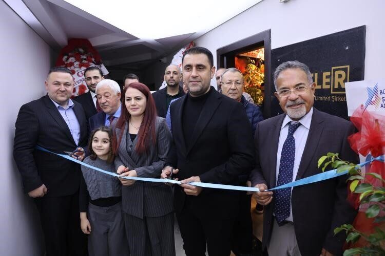 Adana'da Leman Kılınçkaya, Denetler Yeminli Mali Müşavirlik şirketini açtı. 15