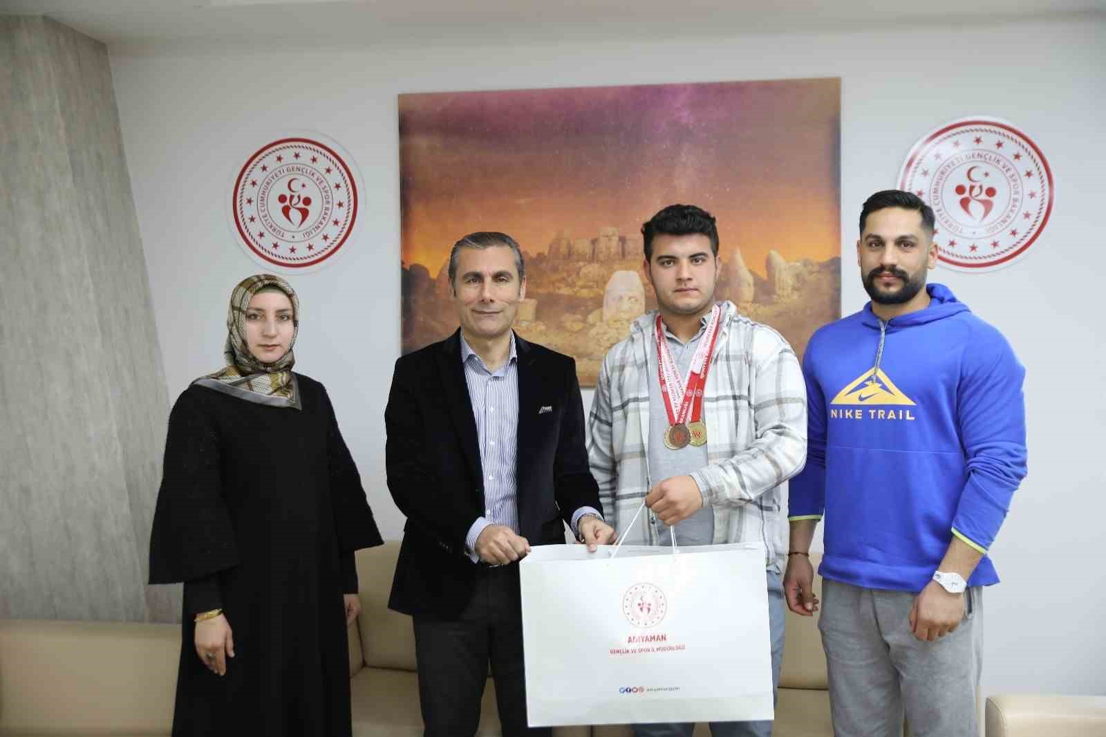 2024-2025 EĞİTİM ÖĞRETİM YILI OKUL SPORLARI HALTER TÜRKİYE ŞAMPİYONASI’NDA GENÇ