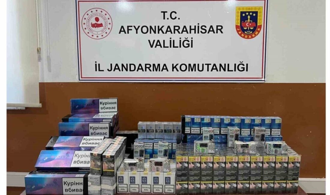 Afyonkarahisar’da Jandarma Ekipleri, Kaçak Sigara ve Elektronik Sigara Operasyonu Gerçekleştirdi Afyonkarahisar jandarması, Sinanpaşa'da M.F.U. isimli bir kişinin aracında yaptığı operasyonda