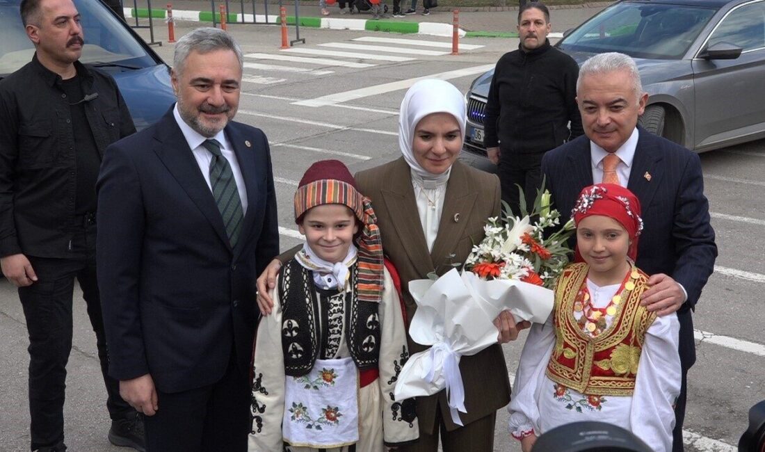 Bakan Mahinur Özdemir Göktaş, Kırklareli’nde çeşitli ziyaretlerde bulundu Aile ve Sosyal Hizmetler Bakanı Mahinur Özdemir Göktaş, Kırklareli'nde çeşitli