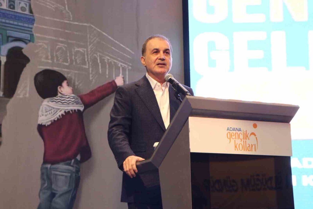 AK Parti Genel Başkan Yardımcısı Ömer Çelik, Adana'da yaptığı konuşmada,