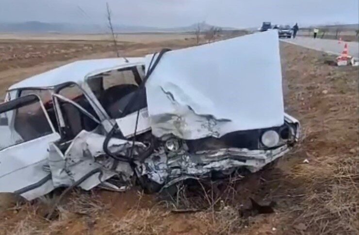 Aksaray’da Kafa Kafaya Çarpışan İki Araçta Bir Ölü, İki Yaralı! Aksaray'da bir trafik kazasında 80 yaşındaki Dede Türker hayatını kaybetti,
