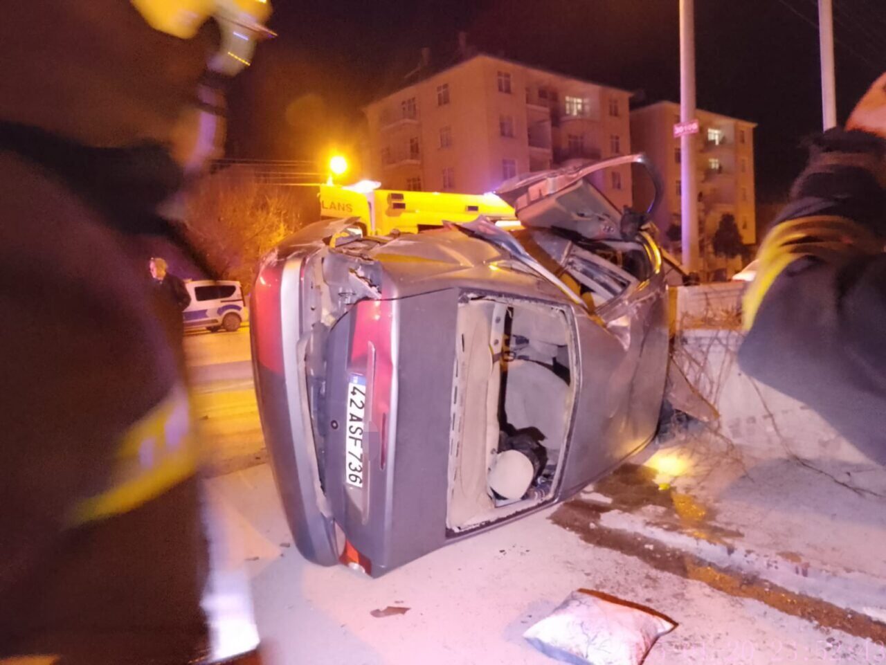 Konya'nın Akşehir ilçesinde meydana gelen trafik kazasında M.Ş. yönetimindeki otomobil