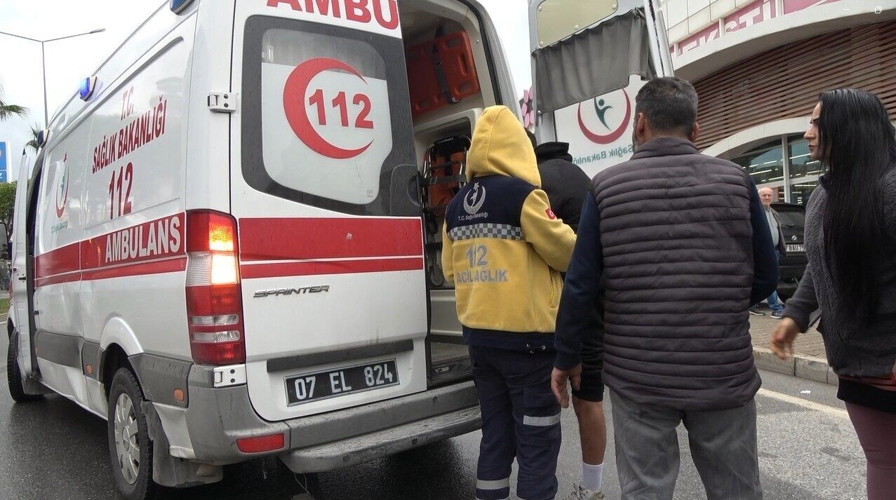 Antalya'nın Alanya ilçesinde meydana gelen kazada, Tamara S. yönetimindeki otomobil,