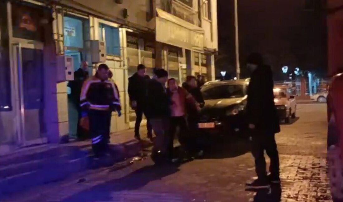 Isparta’da alkol tüketiminin ardından intihar girişiminde bulunan kadın, ekiplerin çabalarıyla kurtarıldı. Isparta'nın Şarkikarağaç ilçesinde, 30 yaşındaki H.K.G. alkol alarak bir apartmanın