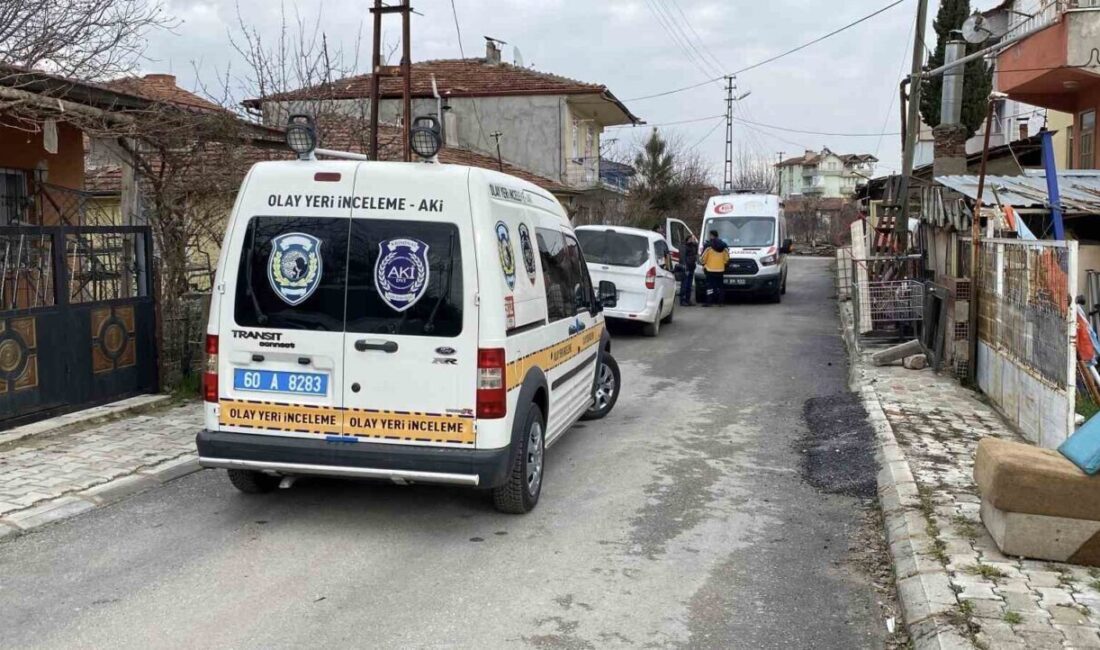 Zile’de Alkolün Ardından Baltayla Arkadaşını Öldüren Şahıs Tutuklandı Tokat'ın Zile ilçesinde O.A., 24 Ocak'ta alkol aldıktan sonra M.T.