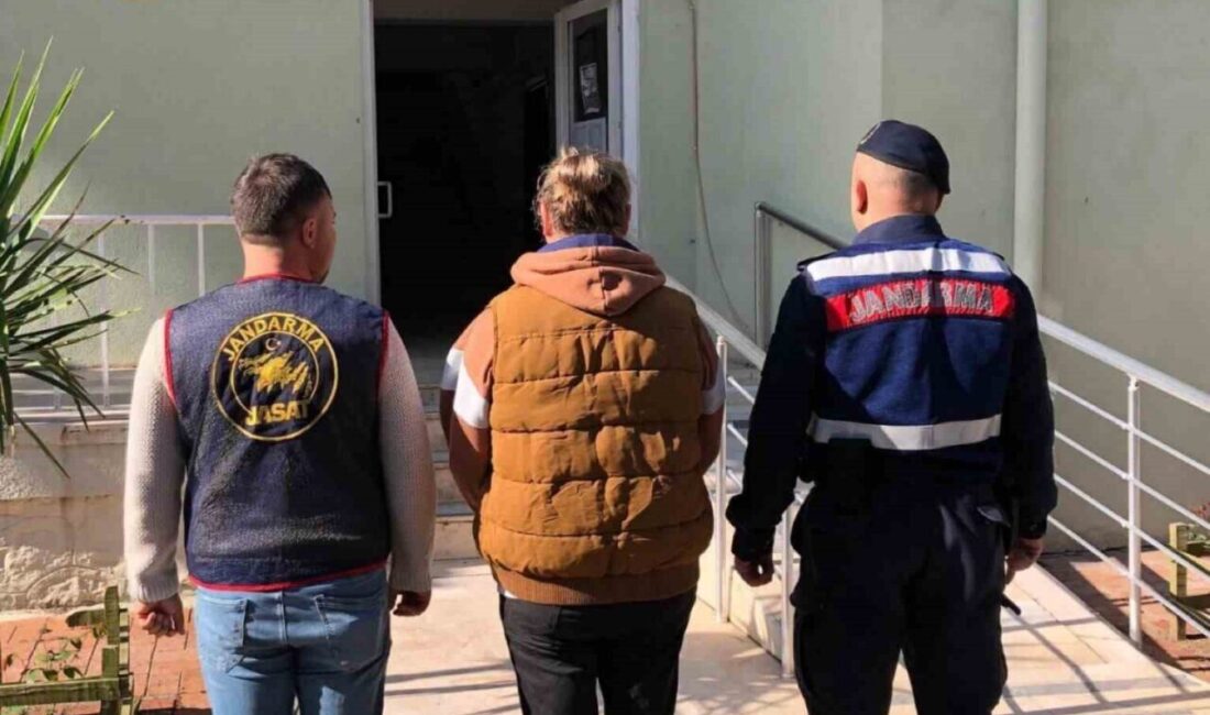 Antalya’da Jandarma Ekipleri, Son 3 Günde 183 Aranan Şahsı Yakalayarak Adli Makamlara Teslim Etti Antalya'da son üç günde Jandarma ekipleri tarafından gerçekleştirilen operasyonlarda, aranan