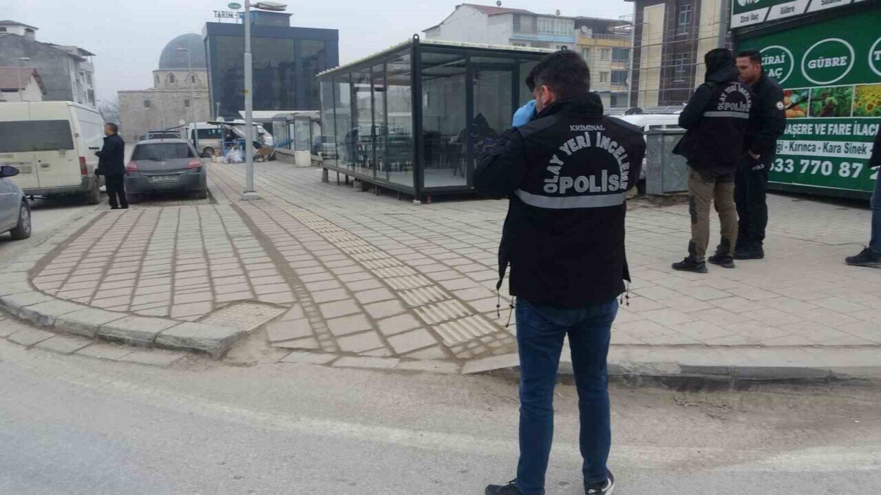 Malatya'nın Yeşilyurt ilçesinde, trafikte fenalaşarak hastaneye kaldırılan 54 yaşındaki Mustafa