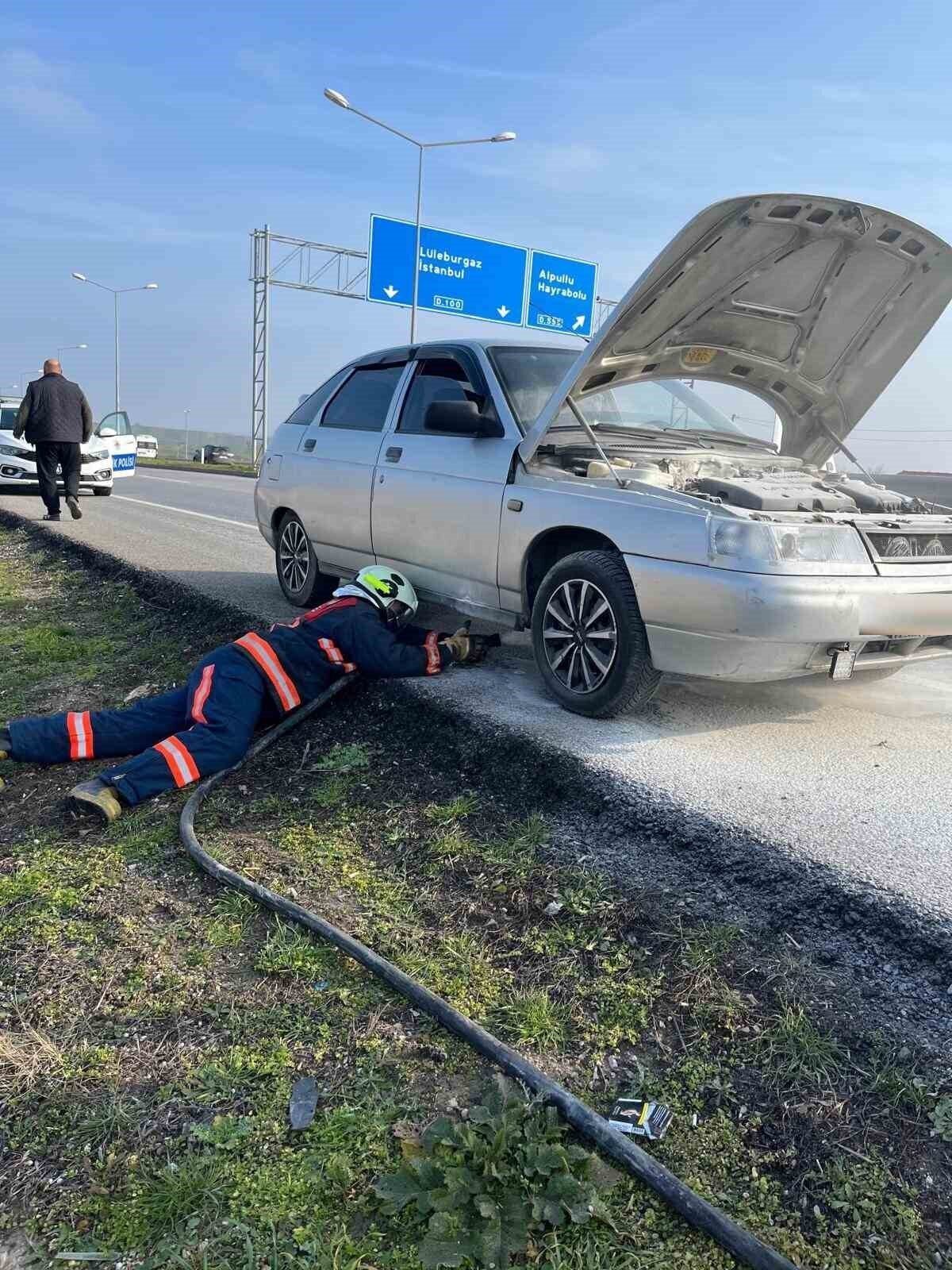 Kırklareli'nin Babaeski ilçesinde, D-100 kara yolunda seyir halindeki Lada marka
