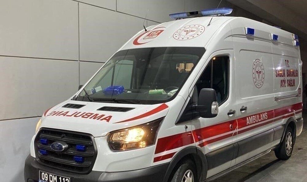 Bozdoğan’da Traktör Kazası: 2 Yaşındaki Çocuk Hayatını Kaybetti Aydın'ın Bozdoğan ilçesinde, yabancı uyruklu 2 yaşındaki Nazlı Elhammadı, babasının