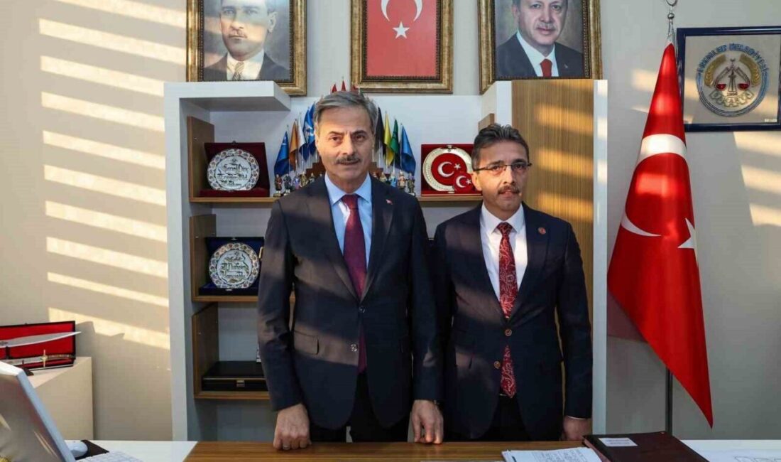 Erenler Belediye Başkanı Şenol Dinç, Sakarya Büyükşehir Belediye Başkanı Yusuf Alemdar’ı Ağırladı Erenler Belediye Başkanı Şenol Dinç, Sakarya Büyükşehir Belediye Başkanı Yusuf