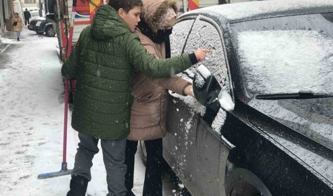 Bayburt’ta Kar Yağışı Bekleniyor, Sıcaklık Eksi 15 Derecelere Düşecek Bayburt'ta bugün kar yağışı bekleniyor. Meteoroloji 12. Bölge Müdürlüğü, hava