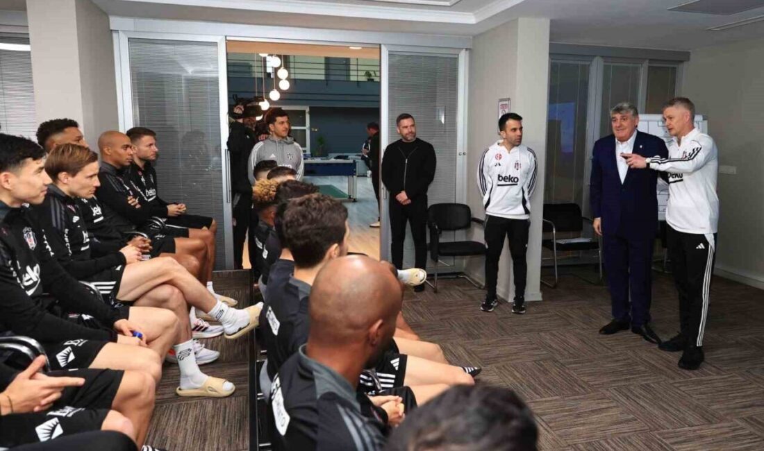 Beşiktaş Yönetimi ve Teknik Direktör Solskjaer Futbolcularla Yeni Dönem Toplantısı Gerçekleştirdi Beşiktaş Başkanı Serdal Adalı ve Teknik Direktör Ole Gunnar Solskjaer,