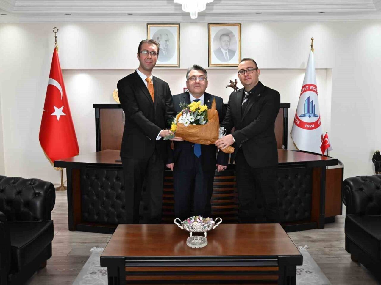 Zonguldak Bülent Ecevit Üniversitesi'nde görev devir teslim töreni yapıldı. Rektör