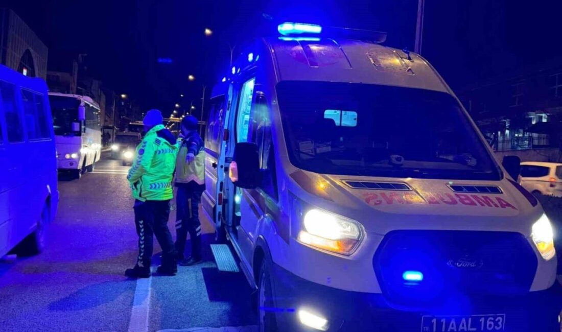 Bilecik’te otomobil ve motosikletin çarpışması sonucu bir kişi yaralandı Bilecik'te motosiklet ile otomobilin çarpışması sonucu Nazif Furkan K. yaralandı.