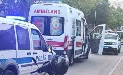 Bilecik’te Otomobil ve Motosikletin Çarpışması Sonucu Bir Kişi Yaralandı Bilecik'te otomobil ile motosikletin çarpışması sonucu Ahmet A. yaralandı. Kaza,