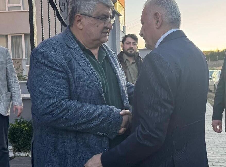 Binali Yıldırım, otel yangınında hayatını kaybedenlerin ailelerine taziye ziyaretinde bulundu Türk Devletleri Teşkilatı Aksakallar Konseyi Başkanı Binali Yıldırım, Bolu'da otel