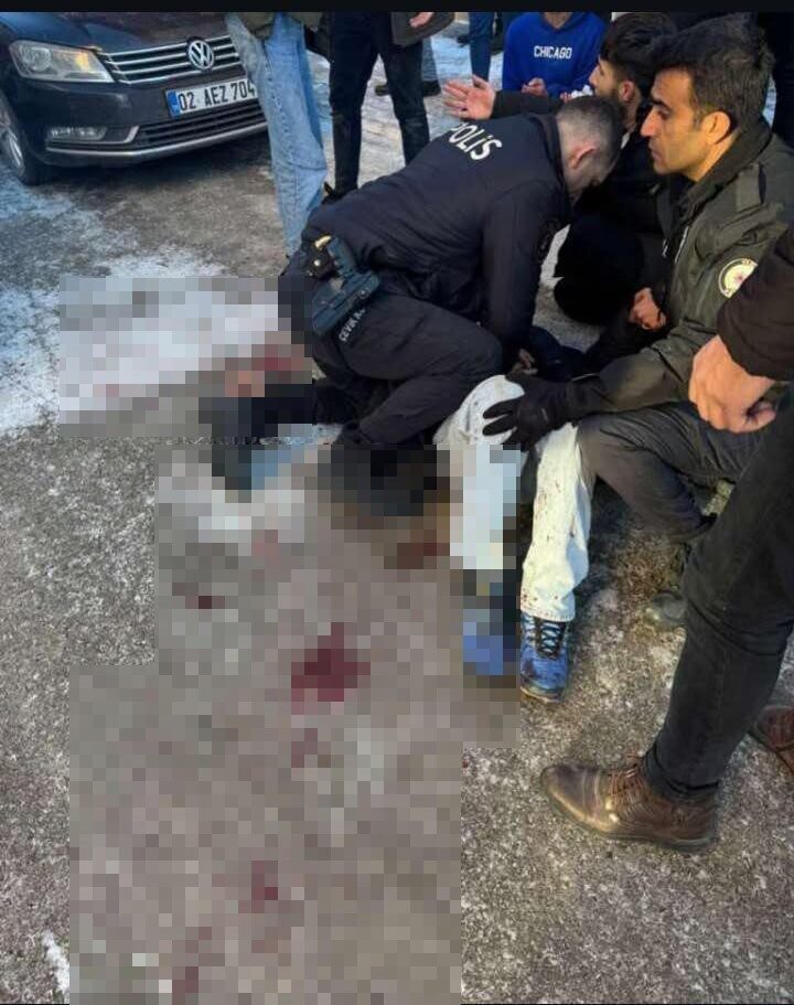 Van’ın Çaldıran ilçesinde bir halı saha maçının ardından gençler arasında