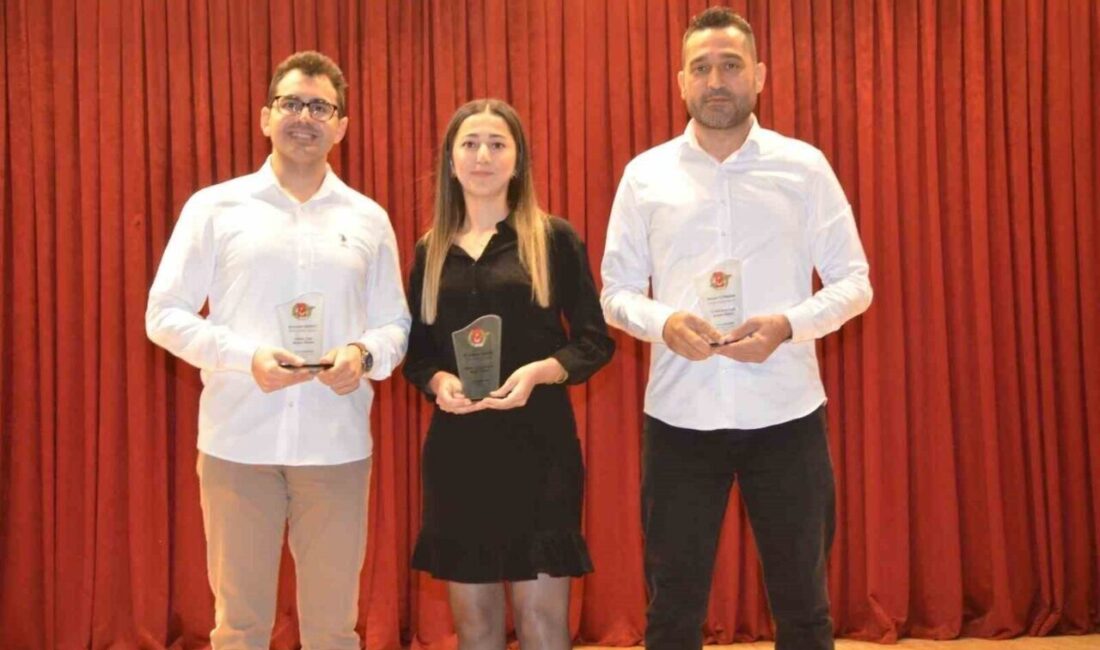 Çukurova Gazeteciler Cemiyeti’nin Basın Yarışması’nda İhlas Haber Ajansı’na üç ödül birden verildi Çukurova Gazeteciler Cemiyeti, Basın Yarışması'nda İhlas Haber Ajansı muhabirleri Umutcan
