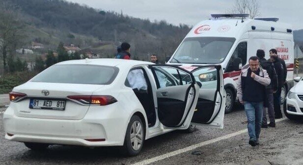 İsmail Yavan Trafik Kazasında Yaralanmadan Kurtuldu CHP Zonguldak'ın eski İl Yönetim Kurulu üyesi İsmail Yavan, Çaycuma-Bartın