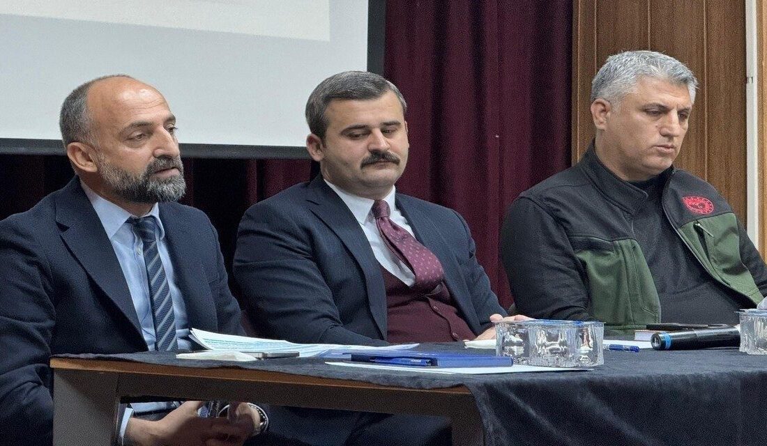 Çukurca’da Tarım Arazileri ve Mera Alanları İçin Önemli Toplantı Gerçekleştirildi Hakkari'nin Çukurca ilçesinde, tarım arazileri ve mera alanlarının kullanımı konusunu