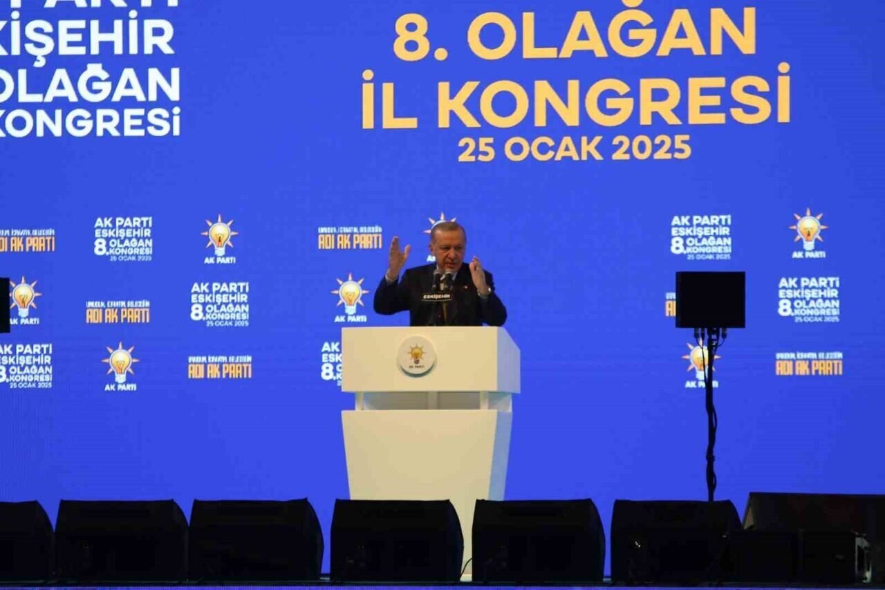 Cumhurbaşkanı Recep Tayyip Erdoğan, Eskişehir 8. Olağan Kongresi'nde, şehrin geçmişteki