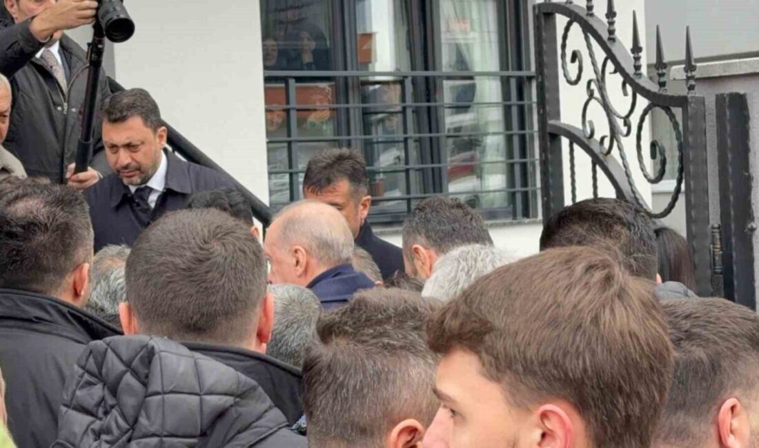 Cumhurbaşkanı Erdoğan, Bolu’daki yangında hayatını kaybedenlerin cenazesinde taziyelerini sundu. Cumhurbaşkanı Recep Tayyip Erdoğan, Bolu'daki yangında hayatını kaybedenlerin cenazesine katılmak