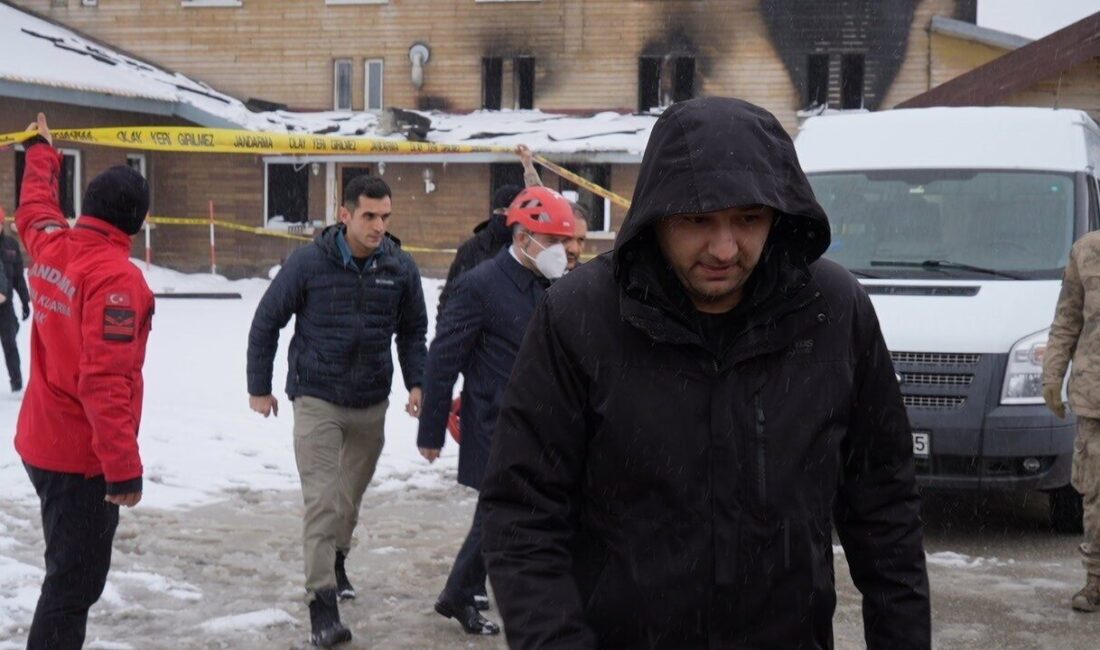 Bolu Kartalkaya’daki yangın faciasında savcılar otelde incelemelerde bulundu Bolu Kartalkaya'daki Grand Kartal Otel'de 21 Ocak'ta meydana gelen yangında