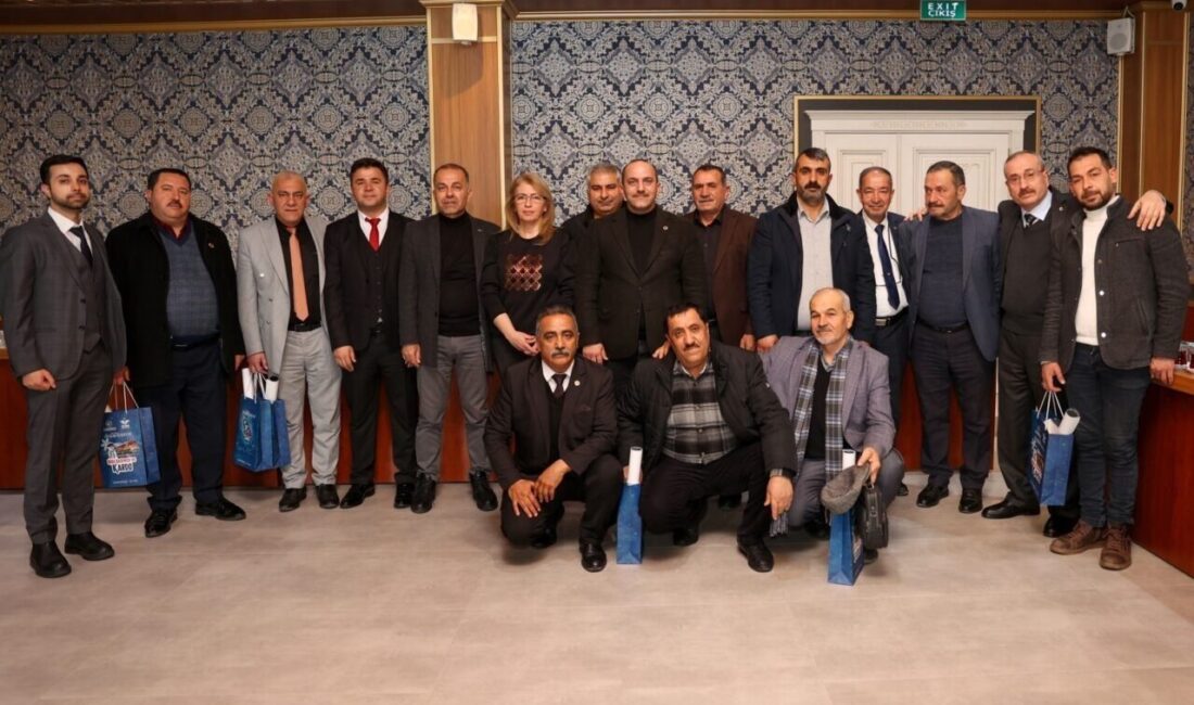 Yunusemre’de Muhtarlara Demiryolu Güvenliği Semineri Düzenlendi Yunusemre Belediyesi, TCDD Taşımacılık AŞ iş birliğiyle tren yolu güzergâhındaki