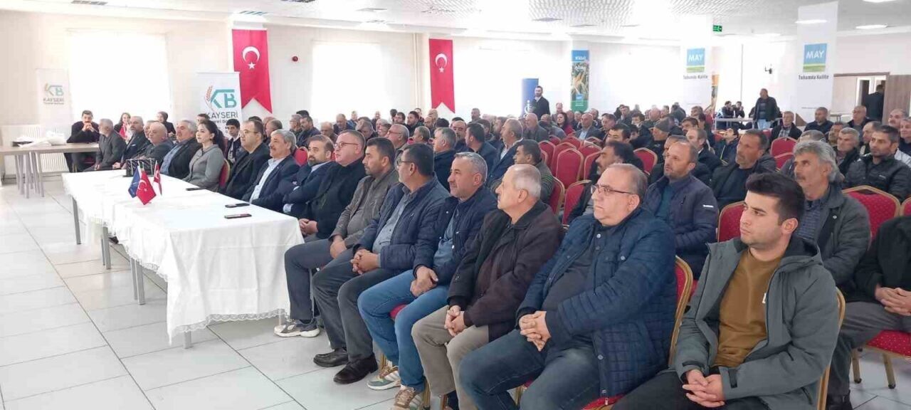 Develi'de yapılan bilgilendirme toplantısında, sılajlık mısır üretimi ve AR-GE faaliyetleri