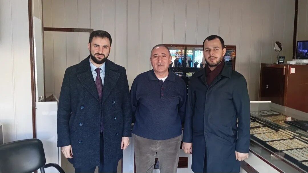 Diyadin İlçe Müftüsü Fatih Sarı, Esnaflara Manevi Değerlerin Önemini Hatırlattı Ağrı Diyadin İlçe Müftüsü Fatih Sarı, esnaf ziyaretleri gerçekleştirerek helal