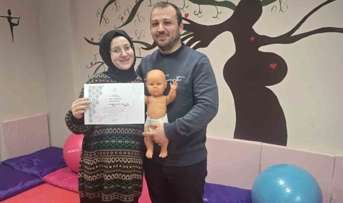 Düzce’de Gebe Okulunda Anne ve Baba Adaylarına Eşli Eğitim Başladı Düzce Sağlık Müdürlüğü, Sağlıklı Hayat Merkezi Gebe Okulu'nda anne ve