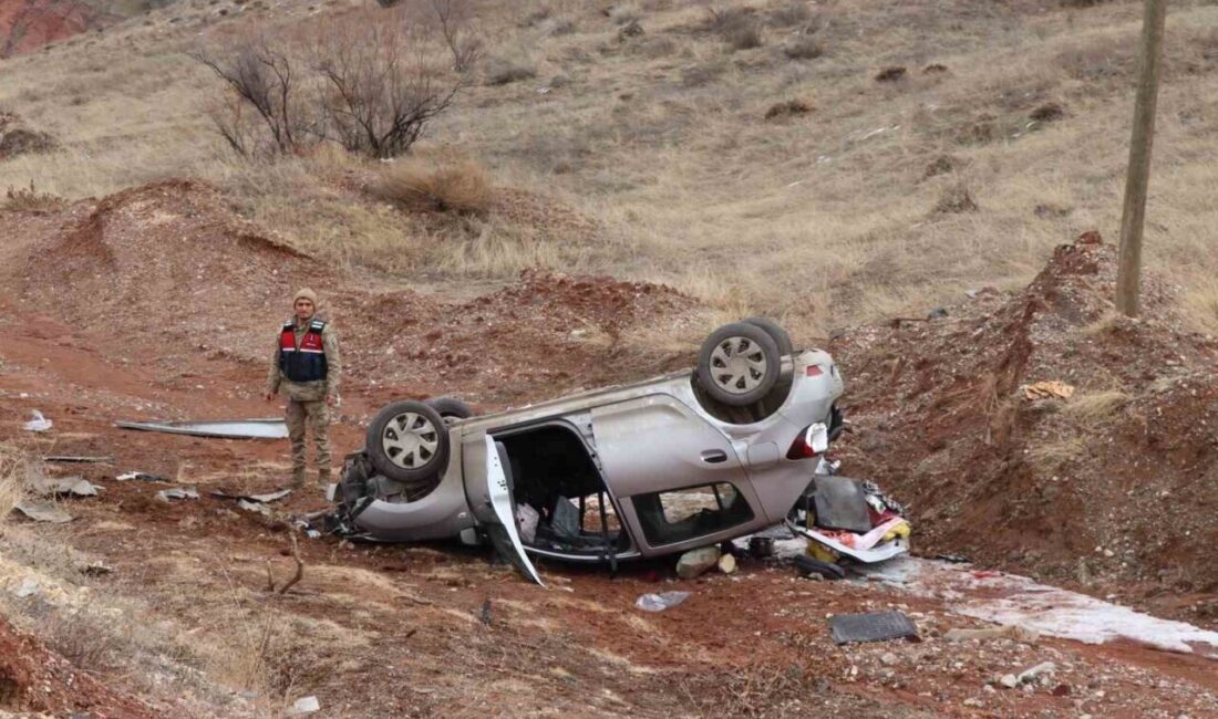 Erzurum’da Şarampole Yuvarlanan Otomobilde İki Yaralı Erzurum’un Şenkaya ilçesi yakınlarında, Gülten Akay yönetimindeki otomobil, trafik levhasına