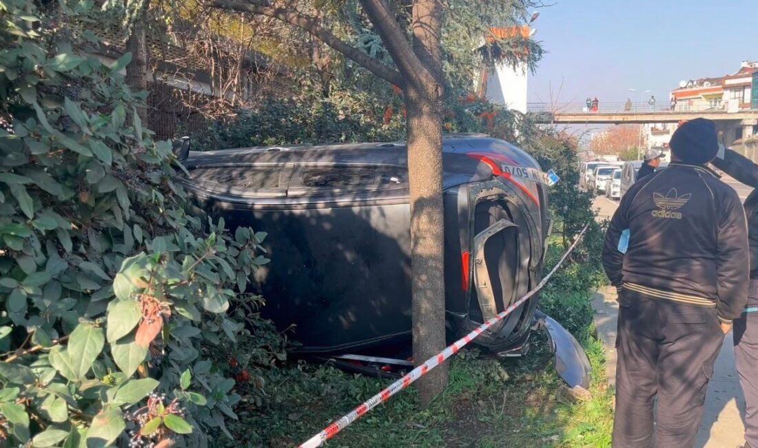 Esenler’de Hızlı Sürücü Trafik Kazasına Yol Açtı, 6 Kişi Yaralandı İstanbul Esenler'de Oğuz G. yönetimindeki otomobil, Fatih Demiröz'ün aracına çarparak