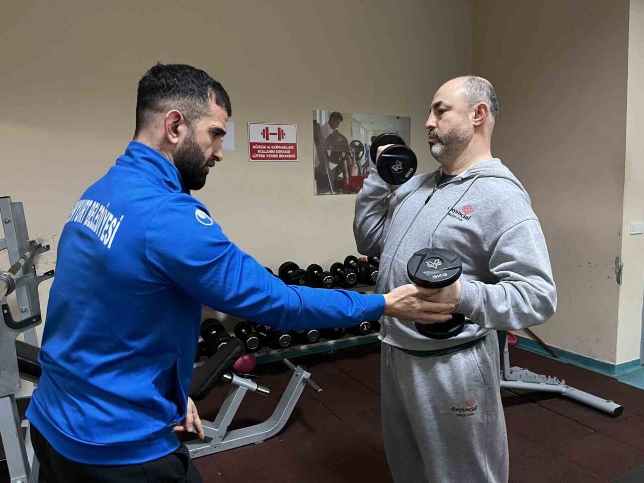 Esenyurt'ta yaşayan 53 yaşındaki Necati Tepe, beynine pıhtı atmasının ardından
