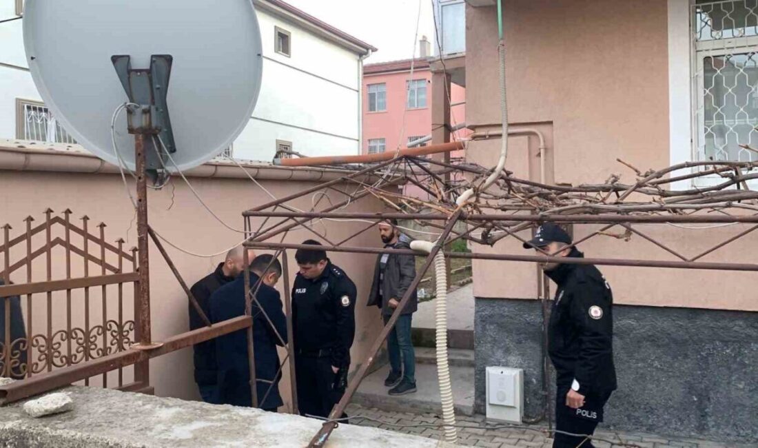 Karaman’da husumet nedeniyle evinde tartıştığı kişiyi tüfekle yaralayan şüpheli gözaltına alındı. Karaman'da S.Y. (27), husumetli Ş.D. (46) ile evinde tartıştı. Tartışma