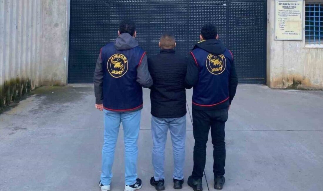 Samsun’da FETÖ/PDY Üyeliğinden Aranan Şahıs Jandarma Tarafından Yakalandı Samsun'un Bafra ilçesinde FETÖ/PDY terör örgütüne üye olmaktan 6 yıl