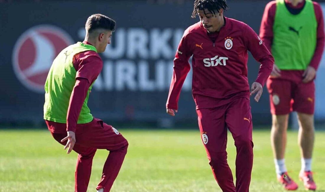 Galatasaray, Ajax ile oynayacağı UEFA Avrupa Ligi maçı için antrenmanlara başladı. Galatasaray, Ajax ile 8. haftada karşılaşacağı UEFA Avrupa Ligi maçı