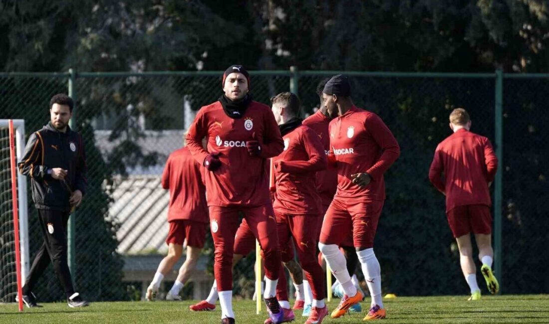 Galatasaray, Dinamo Kiev ile oynayacağı maç öncesi antrenmanını tamamladı Galatasaray, UEFA Avrupa Ligi'nde Dinamo Kiev ile oynayacağı maçın son