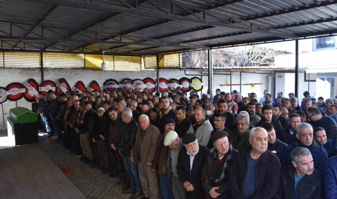 Germencik’te Onur Kocabaş’ın Vefat Eden Dedesine Son Görev İfada Edildi Germencik CHP Belediye Meclis Üyesi Onur Kocabaş'ın dedesi Necdet Kocabaş,