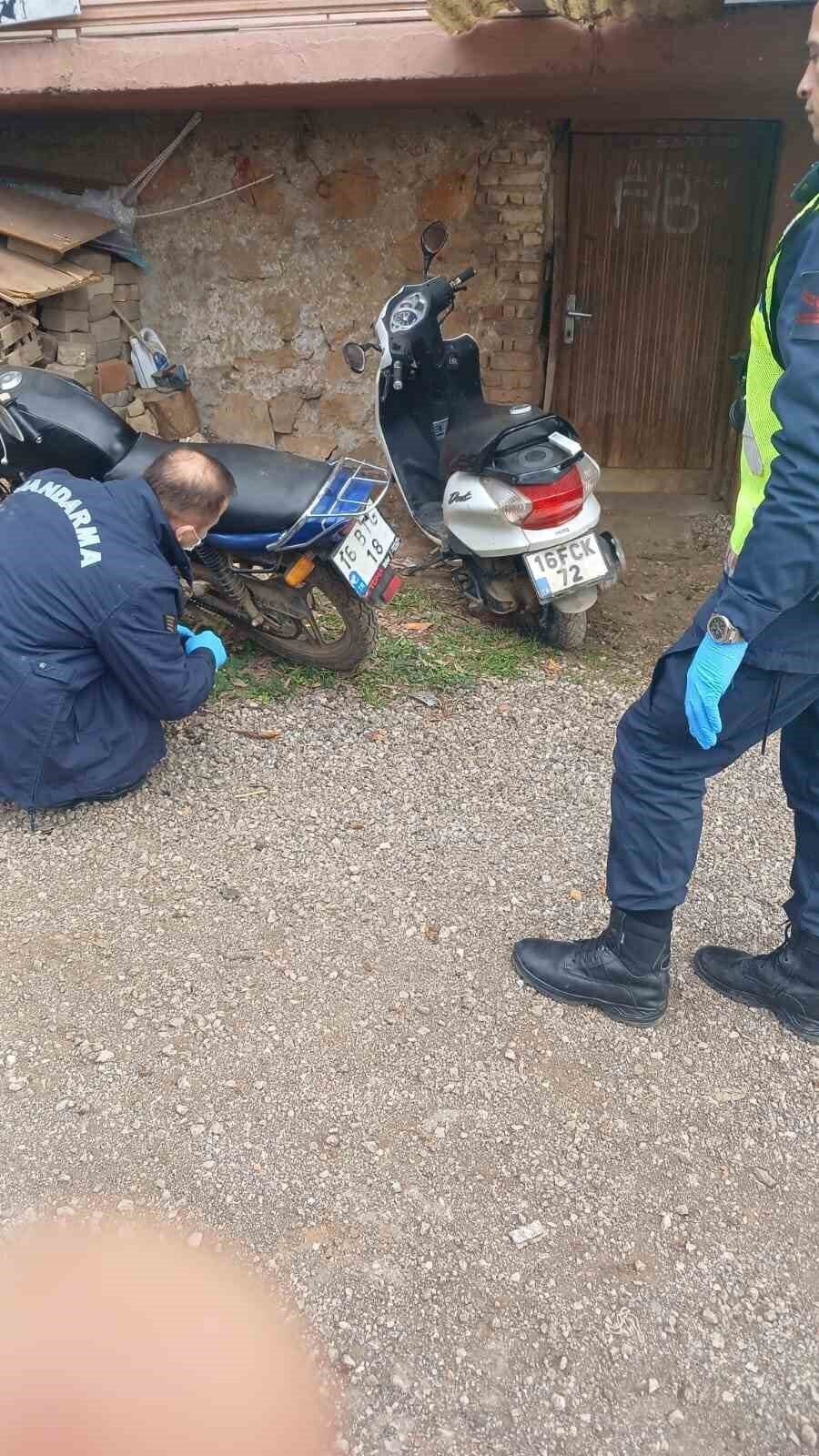 Bursa'nın İznik ilçesinde, K.A.'nın evinin önündeki iki motosiklet güpegündüz çalındı.