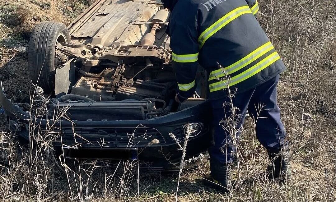 Hatay’da meydana gelen trafik kazasında 8 kişi yaralanırken, 1 kişi yaşamını yitirdi. Hatay'da meydana gelen trafik kazasında 8 kişi yaralandı, motosiklet sürücüsü