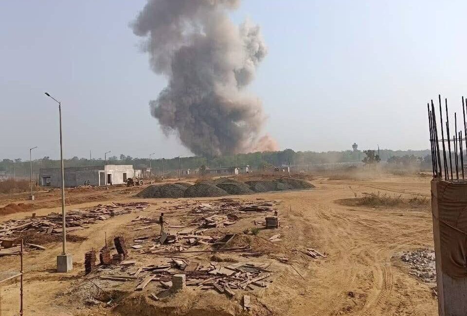 Hindistan’daki mühimmat fabrikasında patlama: 8 ölü, 7 yaralı Hindistan’ın Maharaştra eyaletindeki Bhandara bölgesinde bir mühimmat fabrikasında meydana gelen