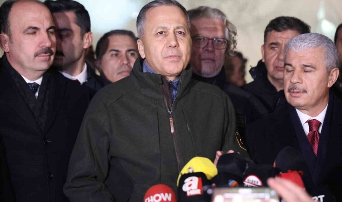 Bakan Yerlikaya: Çöken Binada 962 Personel ile Arama Kurtarma Faaliyetleri Devam Ediyor İçişleri Bakanı Ali Yerlikaya, Konya'daki çöken Başoluk Apartmanı enkazında 962