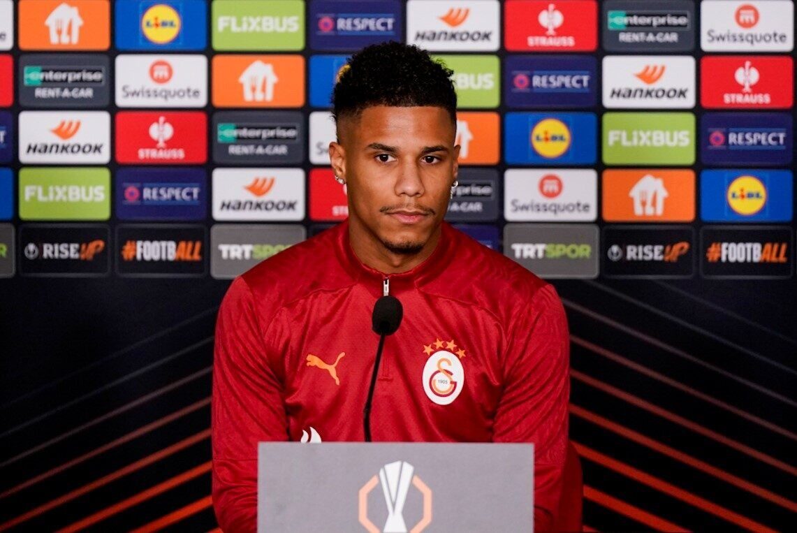 Galatasaray'ın futbolcusu Ismail Jakobs, UEFA Avrupa Ligi'nde Dinamo Kiev ile