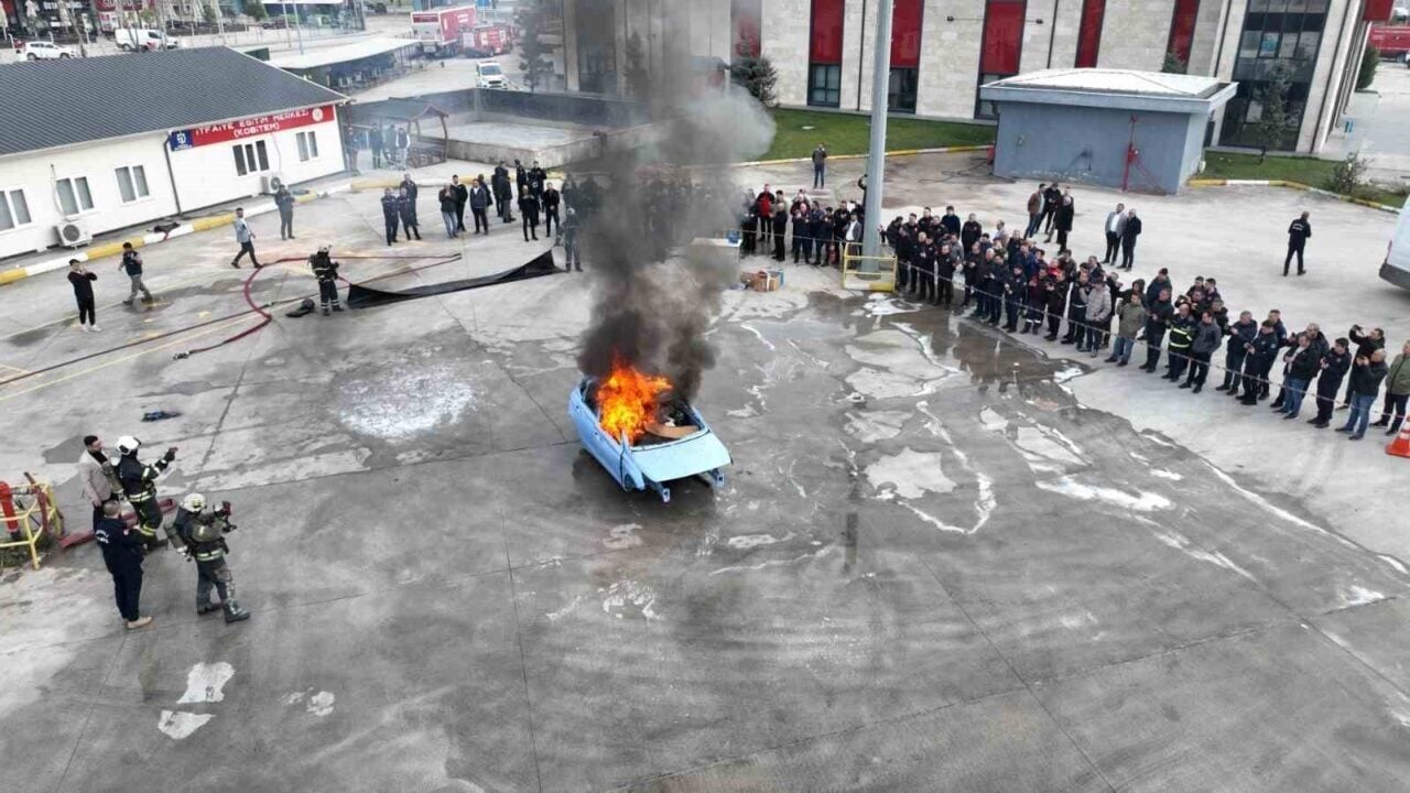 Kocaeli Büyükşehir Belediyesi İtfaiye Daire Başkanlığı, "Elektrikli Araç Yangınları ve