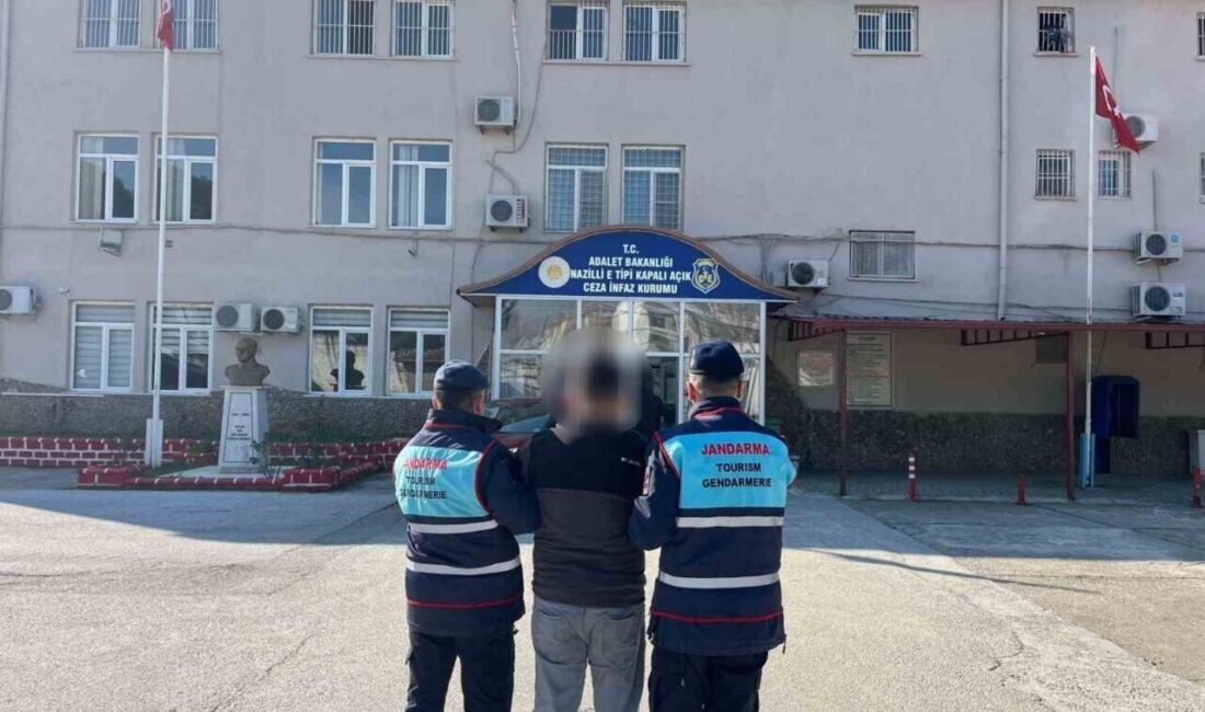 Aydın’da Jandarma, Üç İlçede Aranan Şahısları Yakaladı Aydın'da Jandarma ekipleri, üç ilçede aranan şahısları yakaladı. F.K. (30),