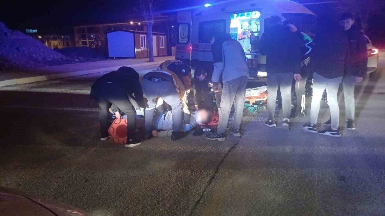Çorum'da, ehliyetsiz ve alkollü olan 17 yaşındaki E.U. motosiklet sürücüsü,