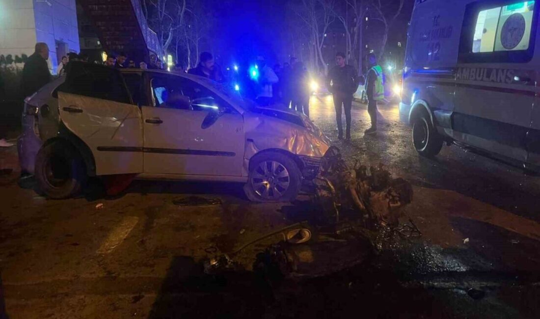 Kahramanmaraş’ta Trafik Kazasında 3 Kişi Yaralandı, 1’i Ağır Yaralı Kahramanmaraş'ta Onikişubat ilçesinde bir trafik kazası meydana geldi. Citroen marka