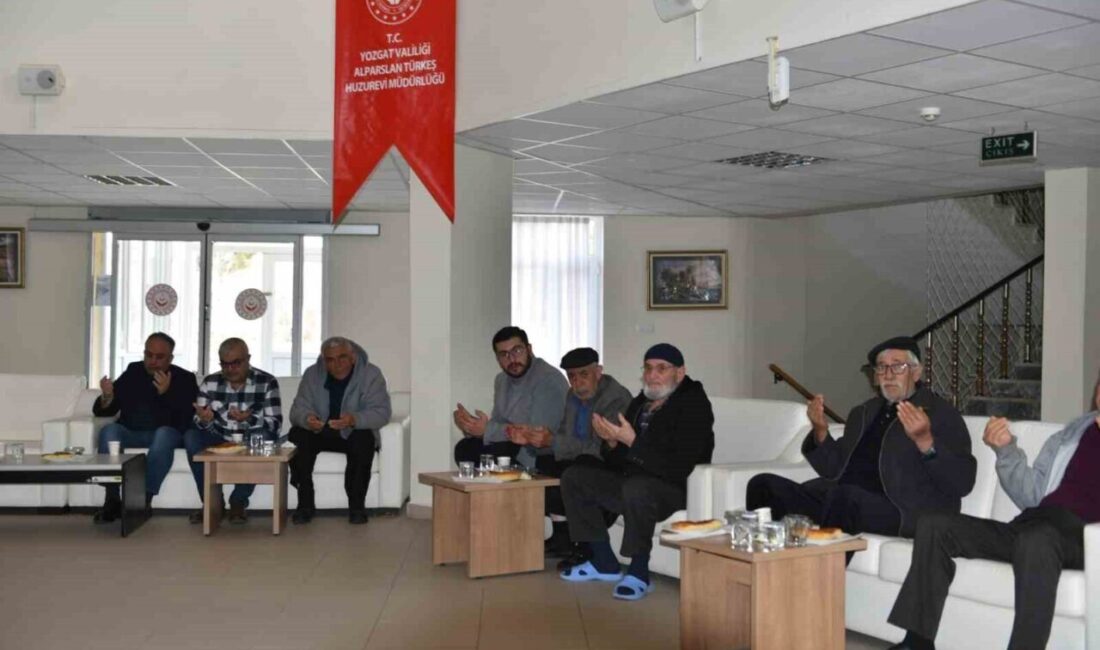 Miraç Kandili’nde Yozgat Alparslan Türkeş Huzurevi’nde özel etkinlik düzenlendi. Yozgat’ta Miraç Kandili nedeniyle Alparslan Türkeş Huzurevi'nde program düzenlendi. Aile